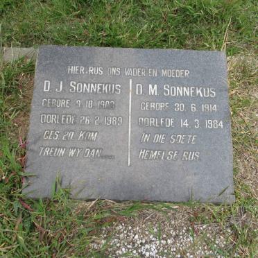 SONNEKUS D.J. 1903-1989 &amp; D.M. 1914-1984
