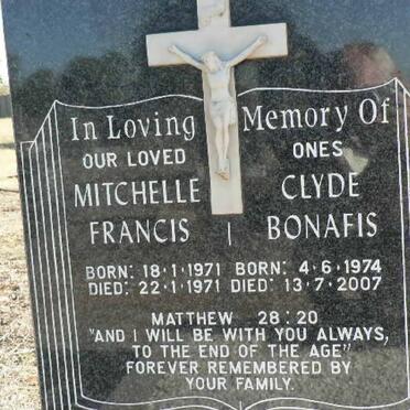 SPIDER Salachee Yellamah 1949-2011 :: SPIDER Mitchelle Francis 1971-1971 :: SPIDER Clyde Bonafis 1974-2007