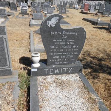 TEWITZ Fritz Thomas Max 1914-1990 &amp; Anna Christina 1917-1997