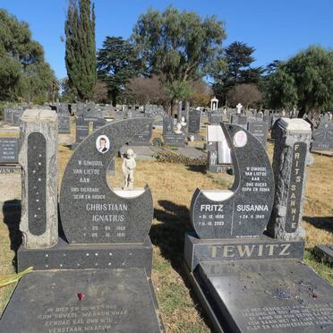 TEWITZ Fritz 1936-2003 &amp; Susanna 1940- :: TEWITZ Christiaan Ignatius 1969-1991