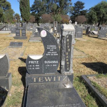 TEWITZ Fritz 1936-2003 &amp; Susanna 1940- :: TEWITZ Christiaan Ignatius 1969-1991