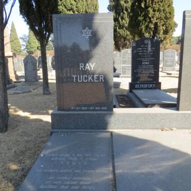 TUCKER Ray 1902-1980