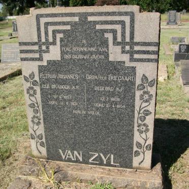ZYL Petrus Johannes, van 1857-1931 &amp; Orpa TRIEGAART 1868-1954