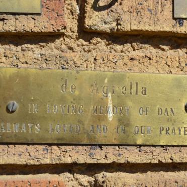 AGRELLA Dan, de