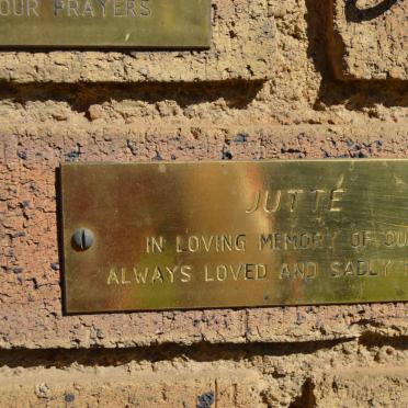 J - Vanne :: Surnames - J