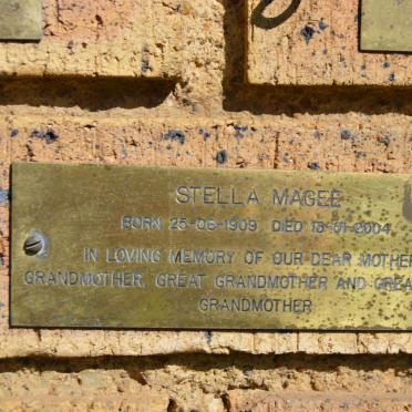MAGEE Stella 1909-2004