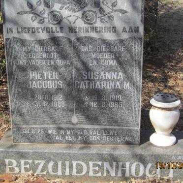 BEZUIDENHOUT Pieter Jacobus 1912-1988 &amp; Susanna Catharina M. 1919-1995