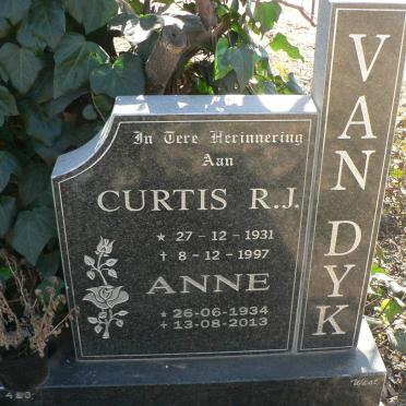 DYK Curtis R.J., van 1931-1997 &amp; Anne 1934-2013