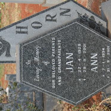 HORN Jan 1928-2001 &amp; Ann 1934-2001