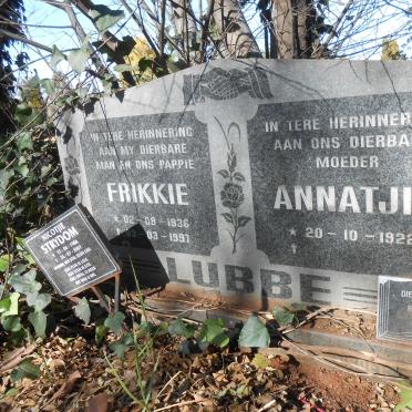 LUBBE Frikkie 1936-1997 &amp; Annatjie 1922- :: STRYDOM Nicotjie 1986-2007