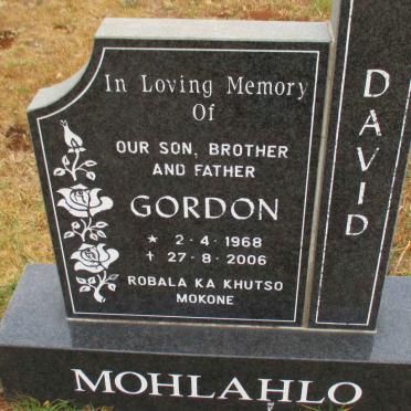 MOHLAHLO Gordon 1968-2006