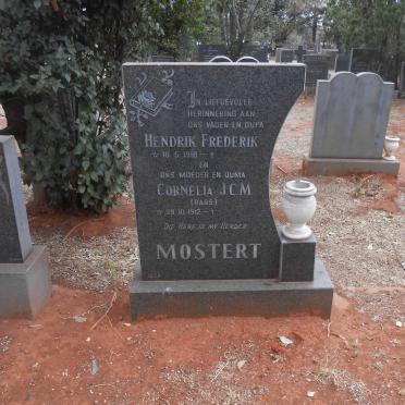 MOSTERT Hendrik Frederik 1918- &amp; Cornelia J.C.M. 1912-