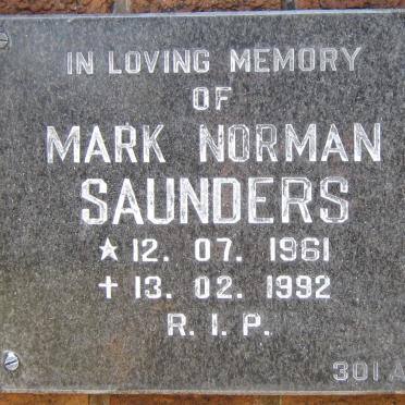 SAUNDERS Mark Norman 1961-1992