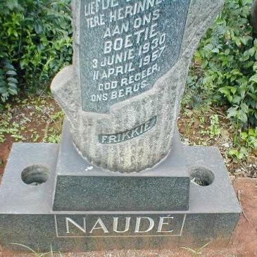 NAUDÉ Frikkie 1930-1957