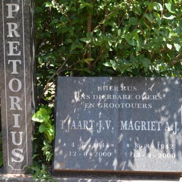 PRETORIUS Tjaart J.V. 1944-2000 &amp; Magriet A.J. 1942-2000