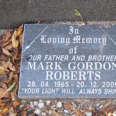 ROBERTS Mark Gordon 1965-2009