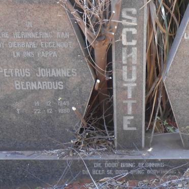 SCHUTTE Petrus Johannes Bernardus 1949-1980 &amp; Elsie Catharina 1944-2005
