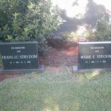 STRYDOM Frans J.C. 1914-1990 &amp;  Marie E. 1916-1990
