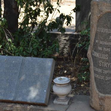 STRYDOM Cornelius Johannes 1907-1964 &amp; Maria M.D. 1918-1972