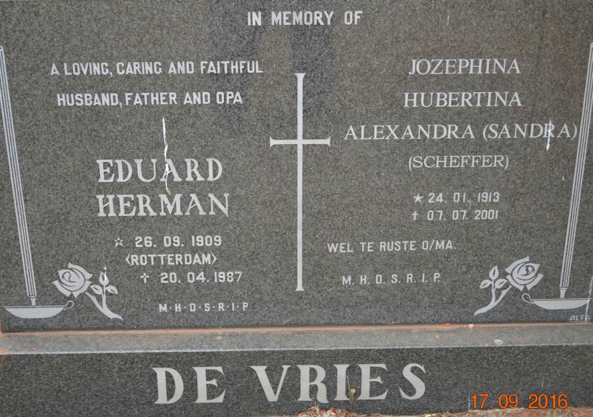 VRIES Eduard Herman, de 1909-1987 &amp; Jozephina Hubertina Alexandra SCHEFFER 1913-2001