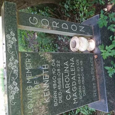 GORDON Kenneth 1940-1986 &amp; Carolina Magdalena 1942-1990
