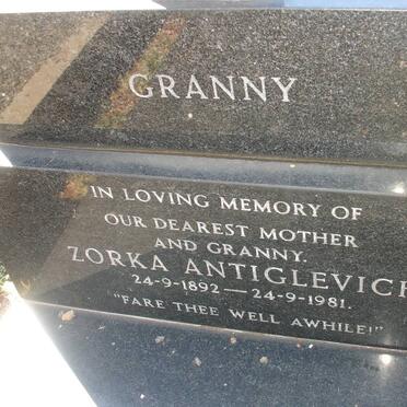 ANTIGLEVICH Zorka 1892-1981