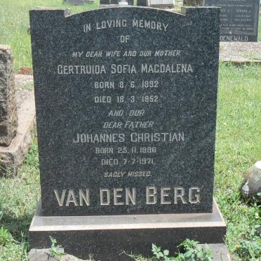 BERG Johannes Christian, van den 1886-1971 &amp; Gertruida Sofia Magdalena 1892-1952 