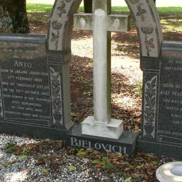 BIELOVICH Anto 1908-1982 &amp; Mary 1914 -1999