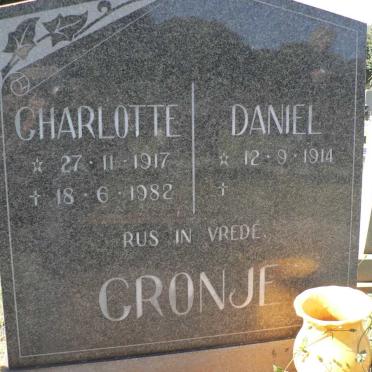 CRONJE Daniel 1914- &amp; Charlotte 1917-1982