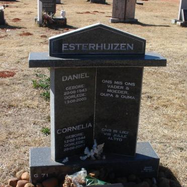 ESTERHUIZEN Daniel 1943-2005 &amp; Cornelia 1944-2007