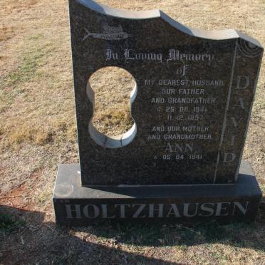 HOLTZHAUSEN David 1941-1997 &amp; Ann 1941-