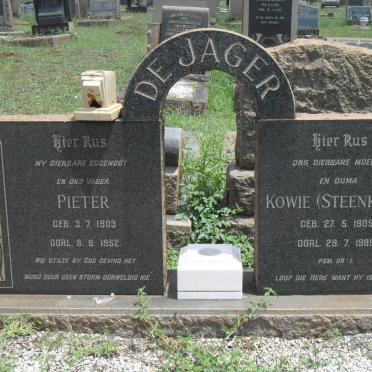 JAGER Pieter 1903-1952 &amp; Kowie STEENKAMP 1905-1989