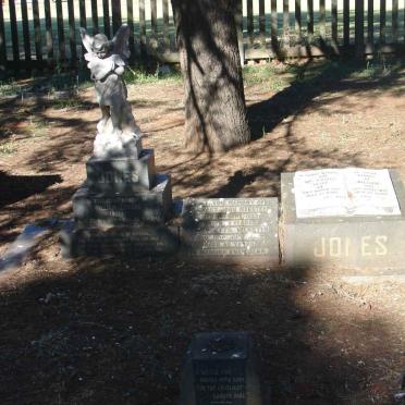 JONES William Edmund 1939-1945 :: WEBSTER Richard John -1952 &amp; Emily ?tta :: JONES William -1947 :: JONES Olive -1947