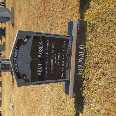 KHUMALO Mbuti Moses 1937-2000