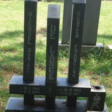 LANGE Michael Daniel, de 1922-1993 &amp; Hester Francina 1920-1997