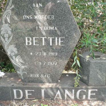 LANGE Bettie, de 1919-1977