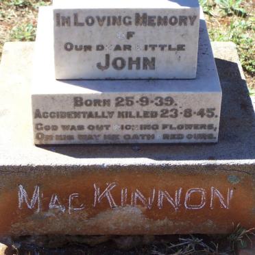 MacKINNON John 1939-1945