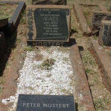 MOSTERT Agnes nee ASTLE 1893-1951 :: MOSTERT Peter 1926-1974