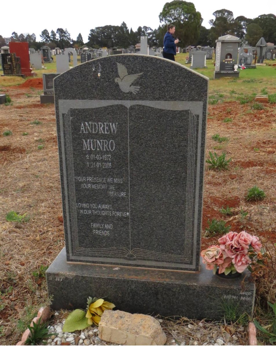 MUNRO Andrew 1972-2008