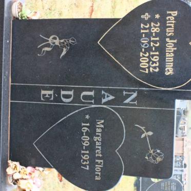 NAUDE Petrus Johannes 1932-2007 &amp; Margaret Flora 1937-