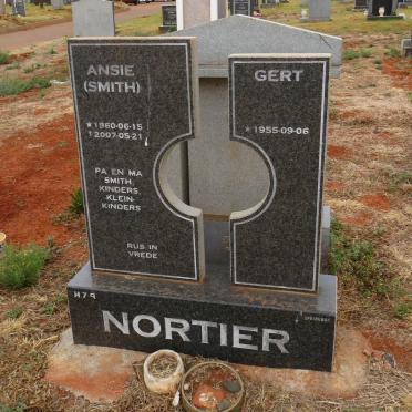 NORTIER Gert 1955- &amp; Ansie SMITH 1960-2007