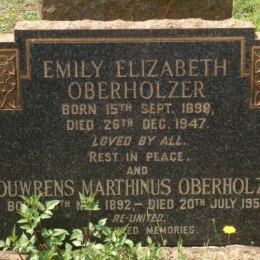 OBERHOLZER Louwrens Marthinus 1892-1952 &amp; Emily Elizabeth 1898-1947