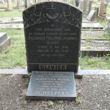 OLIVIER Zacharias Phillippus Johannes 1885-1948 &amp; Albertina Maria SCHEEPERS voorheen OLIVIER 1894-1973.JPG