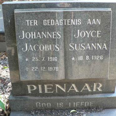PIENAAR Johannes Jacobus 1916-1978 &amp; Joyce Susanna 1926-