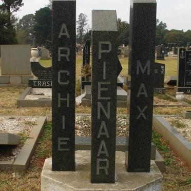 PIENAAR Archie 1912-1987 &amp; Max 1919-1994