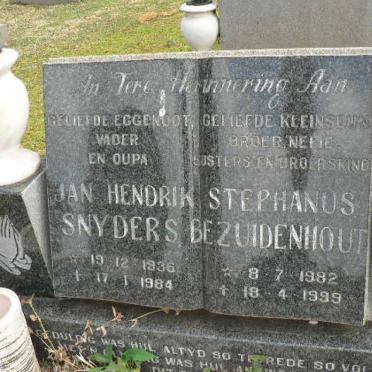 SNYDERS Jan Hendrik 1936-1984 :: BEZUIDENHOUT Stephanus 1982-1999