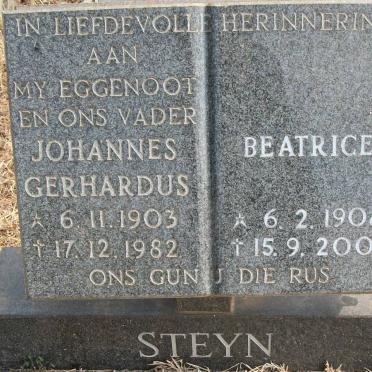 STEYN Johannes Gerhardus 1903-1982 &amp; Beatrice 1908-2001