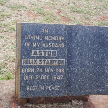 STANTON Aston Felix 1918-1947