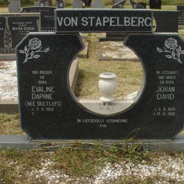 STAPELBERG Johan David, von 1924-1999 &amp; Evaline Daphne DEETLEFS 1925-