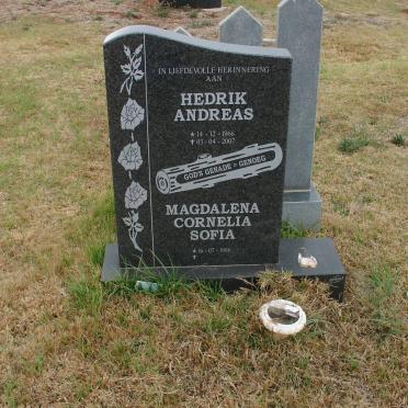 ? Hendrik Andreas 1966-2007 &amp; Magdalena Cornelia Sifia 1966-